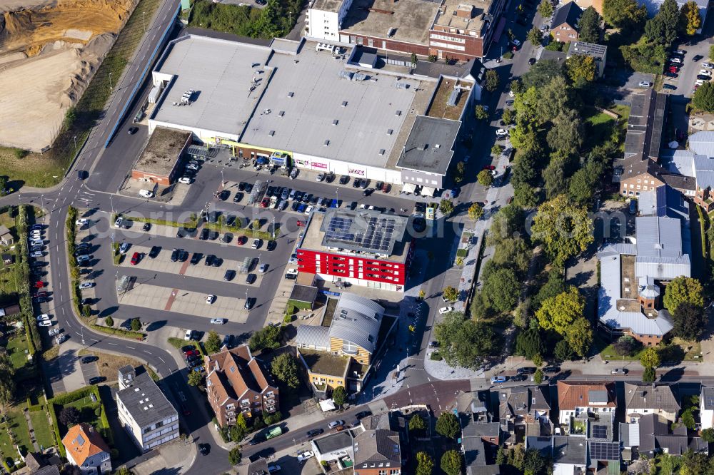 Aerial image Hilfarth - Building of the shopping center on street Am Parkhof in Hilfarth in the state North Rhine-Westphalia, Germany