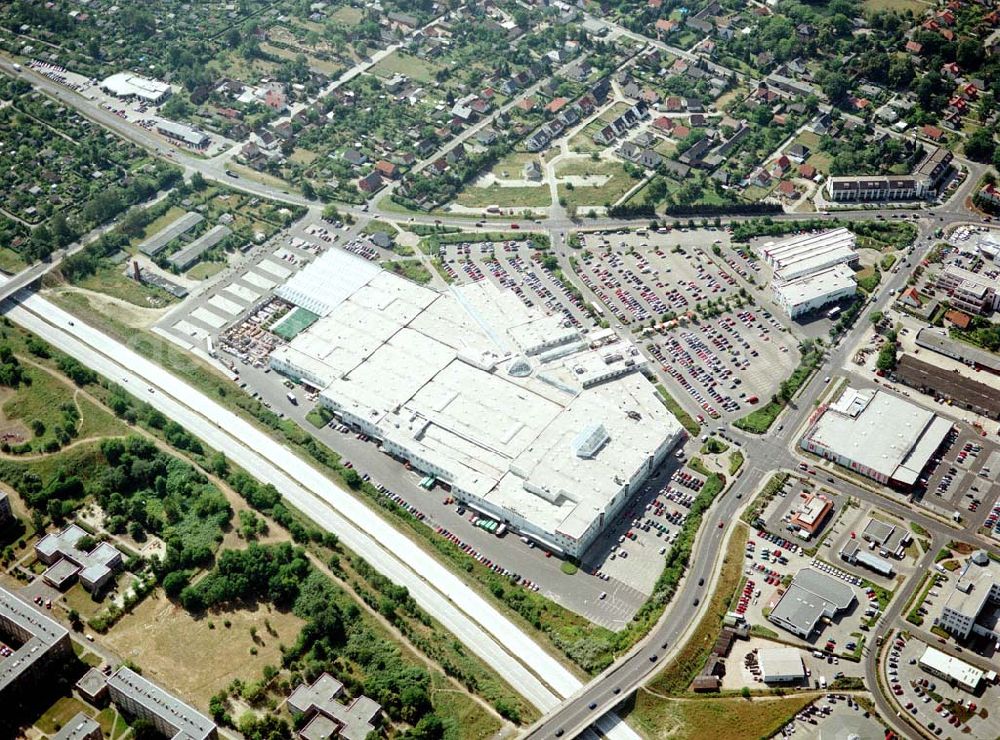 Aerial image Cottbus - Einkaufzentrum Lausitzpark an der Autobahnabfahrt nach Cottbus