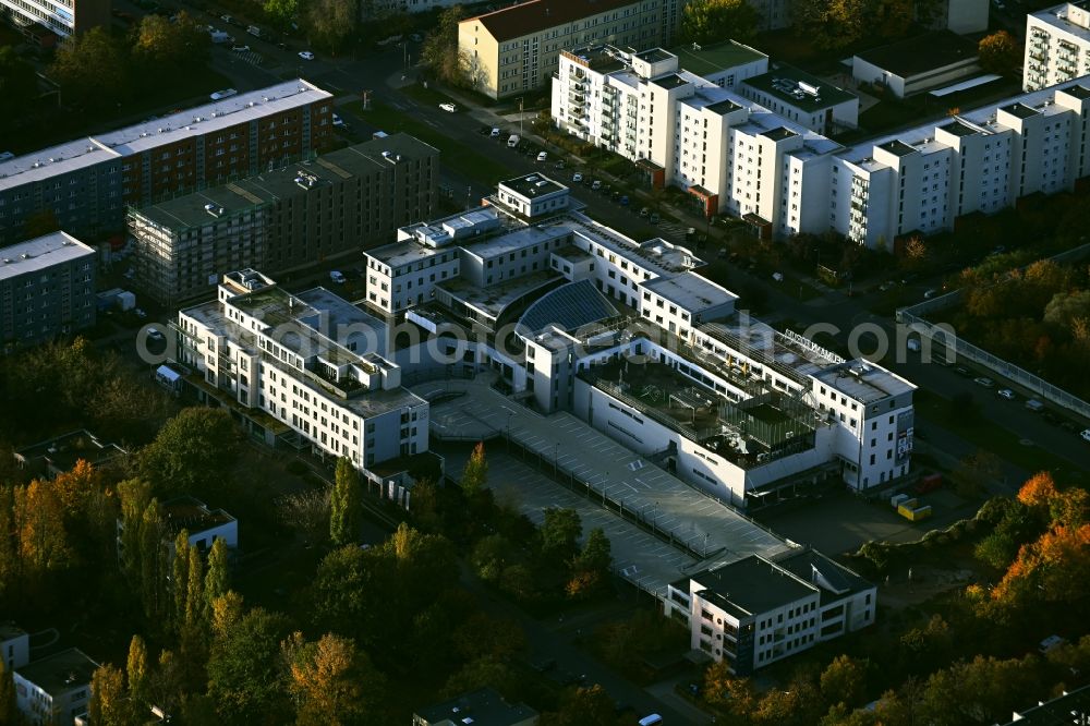 Berlin from the bird's eye view: Building of the shopping center Neumann Forum on street Neumannstrasse in the district Pankow in Berlin, Germany