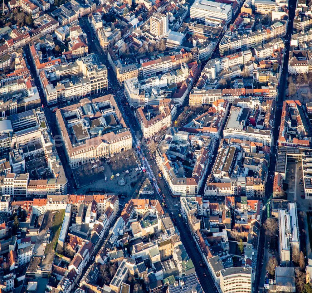 Aerial photograph Karlsruhe - Building of the shopping center Postgalerie on street Kaiserstrasse - Douglasstrasse - Stephanplatz - Karlstrasse in the district Innenstadt in Karlsruhe in the state Baden-Wuerttemberg, Germany