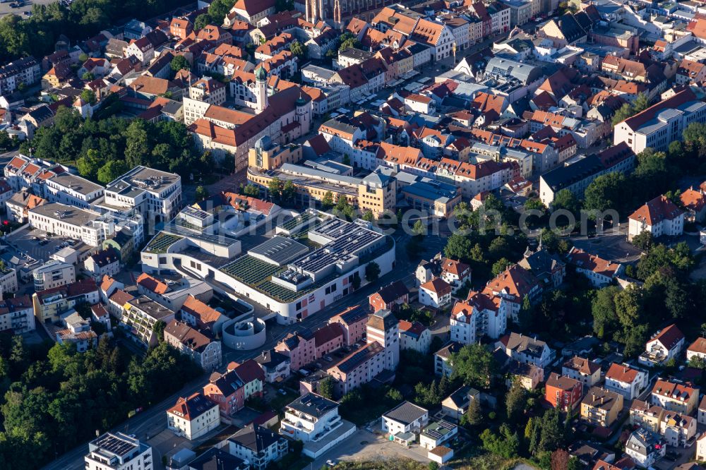 Straubing from above - Building of the shopping center Theresien Center on street Geiselhoeringer Strasse in Straubing in the state Bavaria, Germany