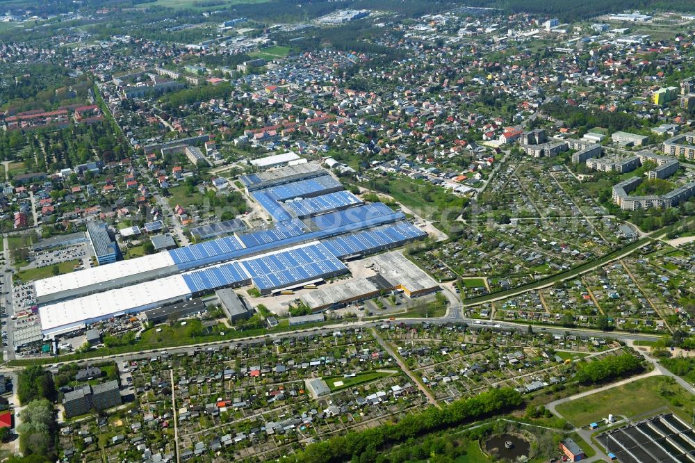 Aerial image Cottbus - Building of the shopping center TKC Einkaufszentrum on street Gerhart-Hauptmann-Strasse in Cottbus in the state Brandenburg, Germany