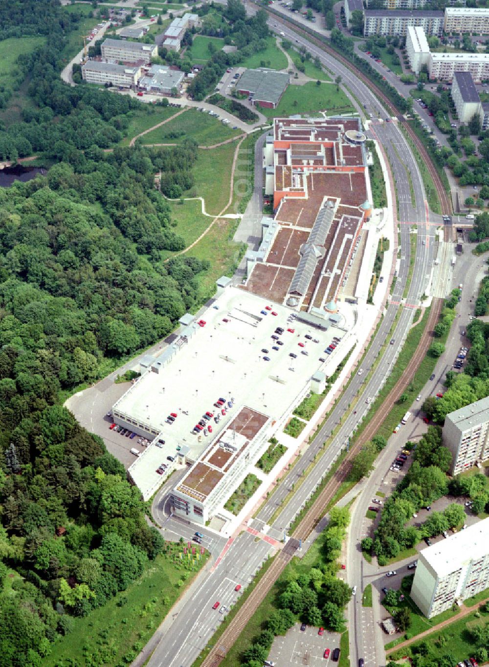 Chemnitz from the bird's eye view: Building of the shopping center Vita-Center on street Wladimir-Sagorski-Strasse in the district Morgenleite in Chemnitz in the state Saxony, Germany