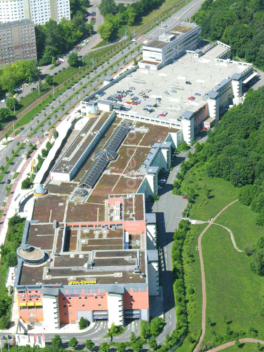 Chemnitz from the bird's eye view: Building of the shopping center Vita-Center on street Wladimir-Sagorski-Strasse in the district Morgenleite in Chemnitz in the state Saxony, Germany