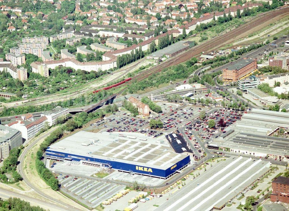 Aerial image Berlin-Tempelhof - 29.05.2004 Berlin Tempelhof Blick auf das Einrichtungshaus IKEA in Berlin Tempelhof