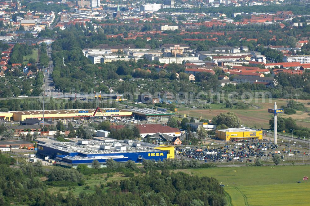 Aerial photograph Rostock - Blick auf das erste in Mecklenburg-Vorpommern errichtete Einrichtungshaus der IKEA Deutschland GmbH & Co. KG ROSTOCK an der Messestraße 25 in 18069 Rostock. Mittlereile gibt es über 41 weitere Einrichtungshäuser in ganz Deutschland.