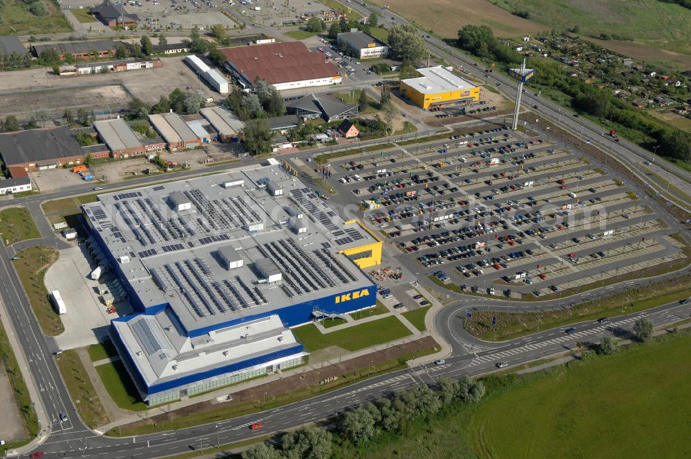 Aerial image Rostock - Blick auf das erste in Mecklenburg-Vorpommern errichtete Einrichtungshaus der IKEA Deutschland GmbH & Co. KG ROSTOCK an der Messestraße 25 in 18069 Rostock. Mittlereile gibt es über 41 weitere Einrichtungshäuser in ganz Deutschland.