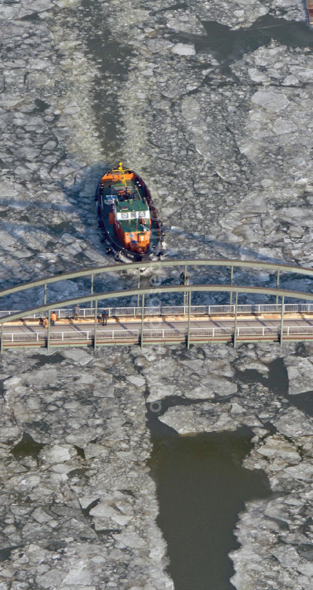 Aerial image Marl - Use of icebreakers - ships on the Wesel-dates-channel in the Ruhr area in North Rhine-Westphalia