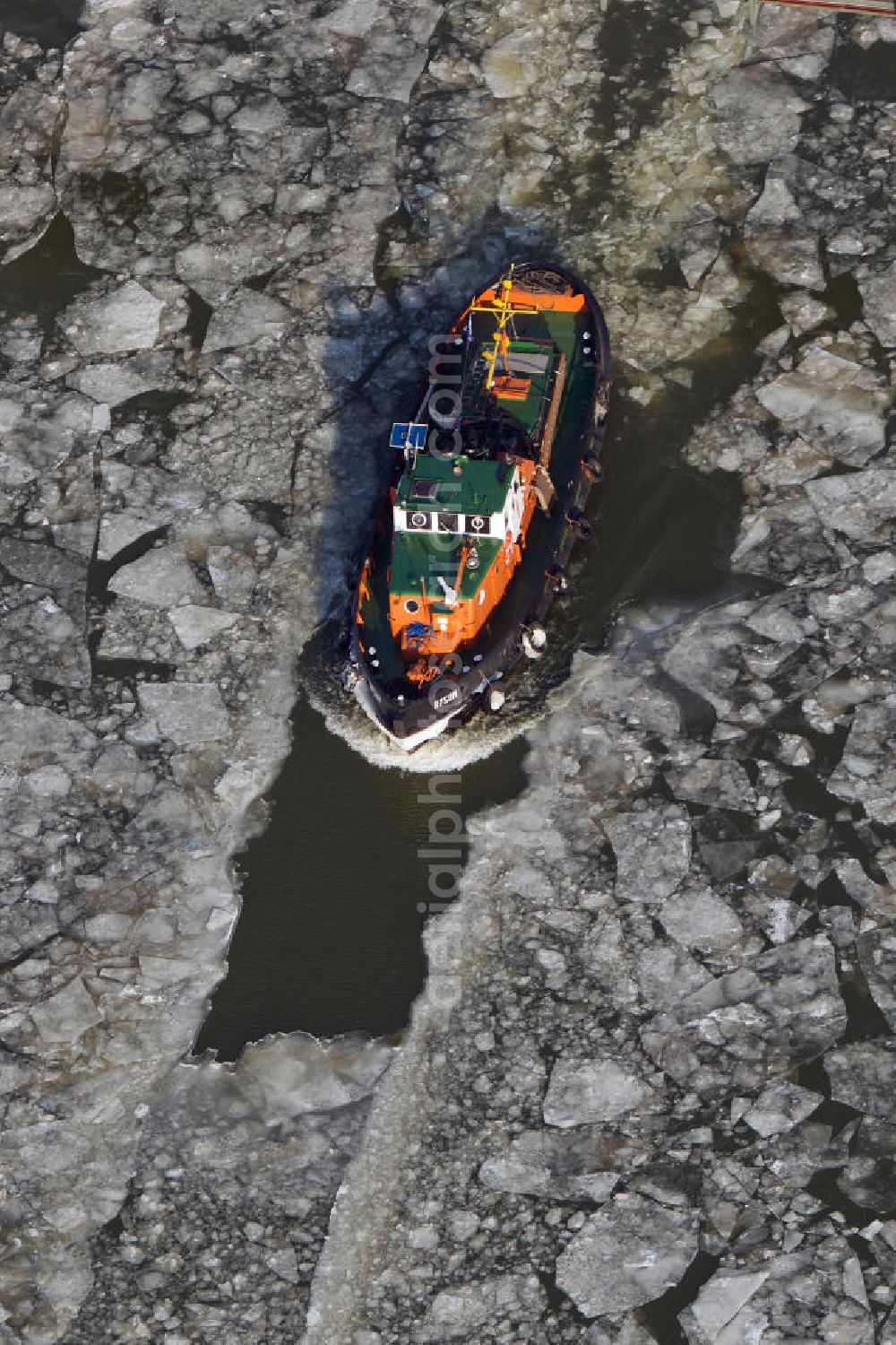 Marl from above - Use of icebreakers - ships on the Wesel-dates-channel in the Ruhr area in North Rhine-Westphalia