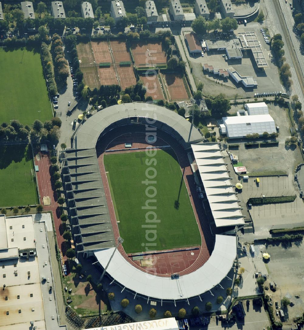 Aerial image Braunschweig - Das Eintracht-Stadion in Braunschweig. Das Stadion wurde 1923 erbaut und bietet Platz für 25.000 Zuschauer. Es ist die Heimspielstätte des Fußballklubs Eintracht Braunschweig. The Eintracht Stadium in Brunswick.