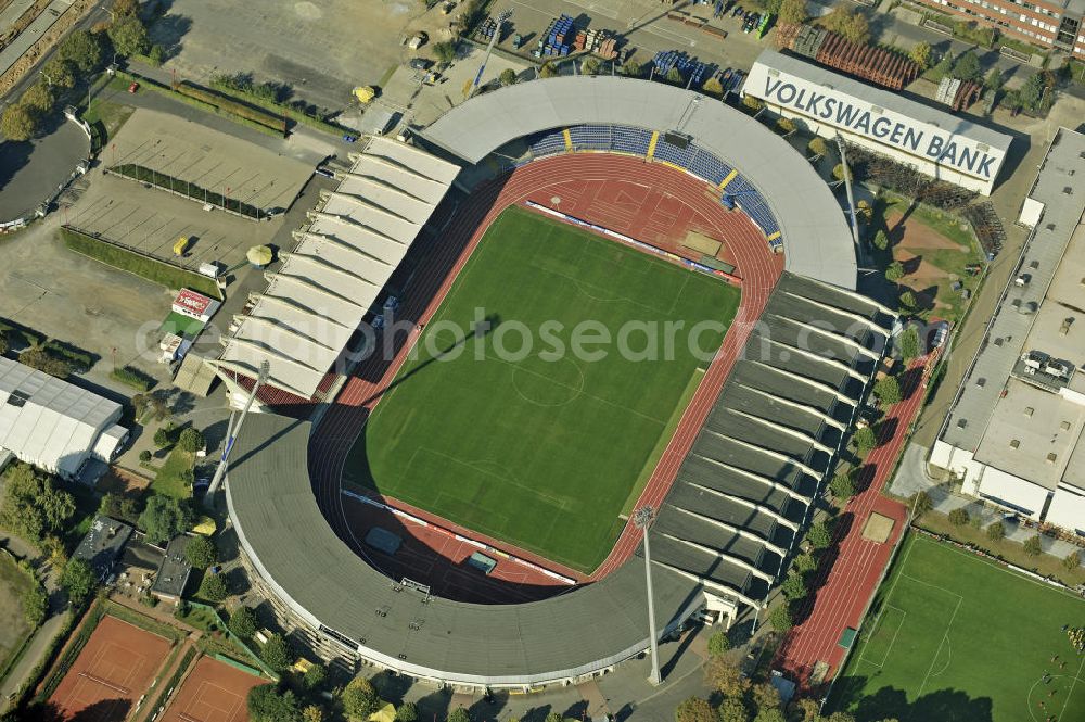 Aerial image Braunschweig - Das Eintracht-Stadion in Braunschweig. Das Stadion wurde 1923 erbaut und bietet Platz für 25.000 Zuschauer. Es ist die Heimspielstätte des Fußballklubs Eintracht Braunschweig. The Eintracht Stadium in Brunswick.