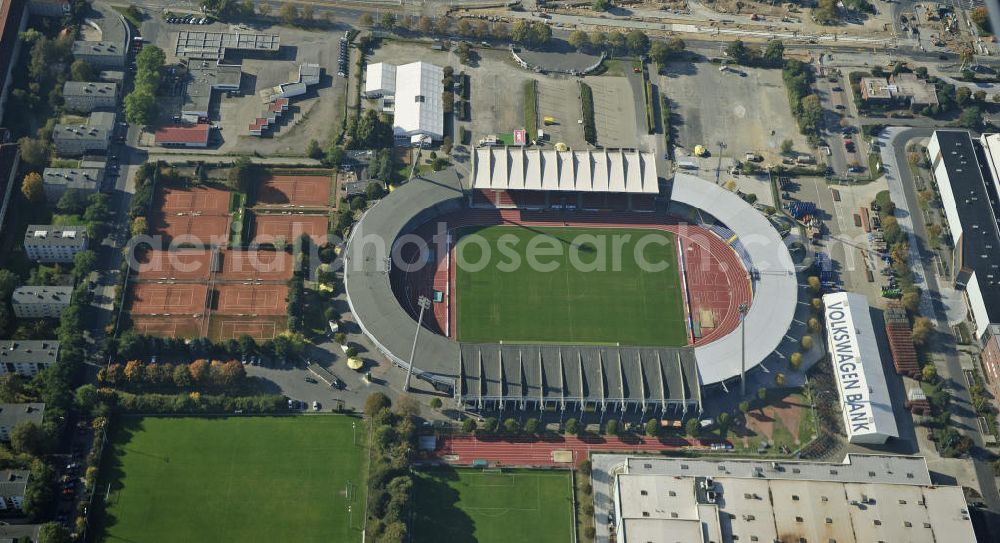 Braunschweig from the bird's eye view: Das Eintracht-Stadion in Braunschweig. Das Stadion wurde 1923 erbaut und bietet Platz für 25.000 Zuschauer. Es ist die Heimspielstätte des Fußballklubs Eintracht Braunschweig. The Eintracht Stadium in Brunswick.