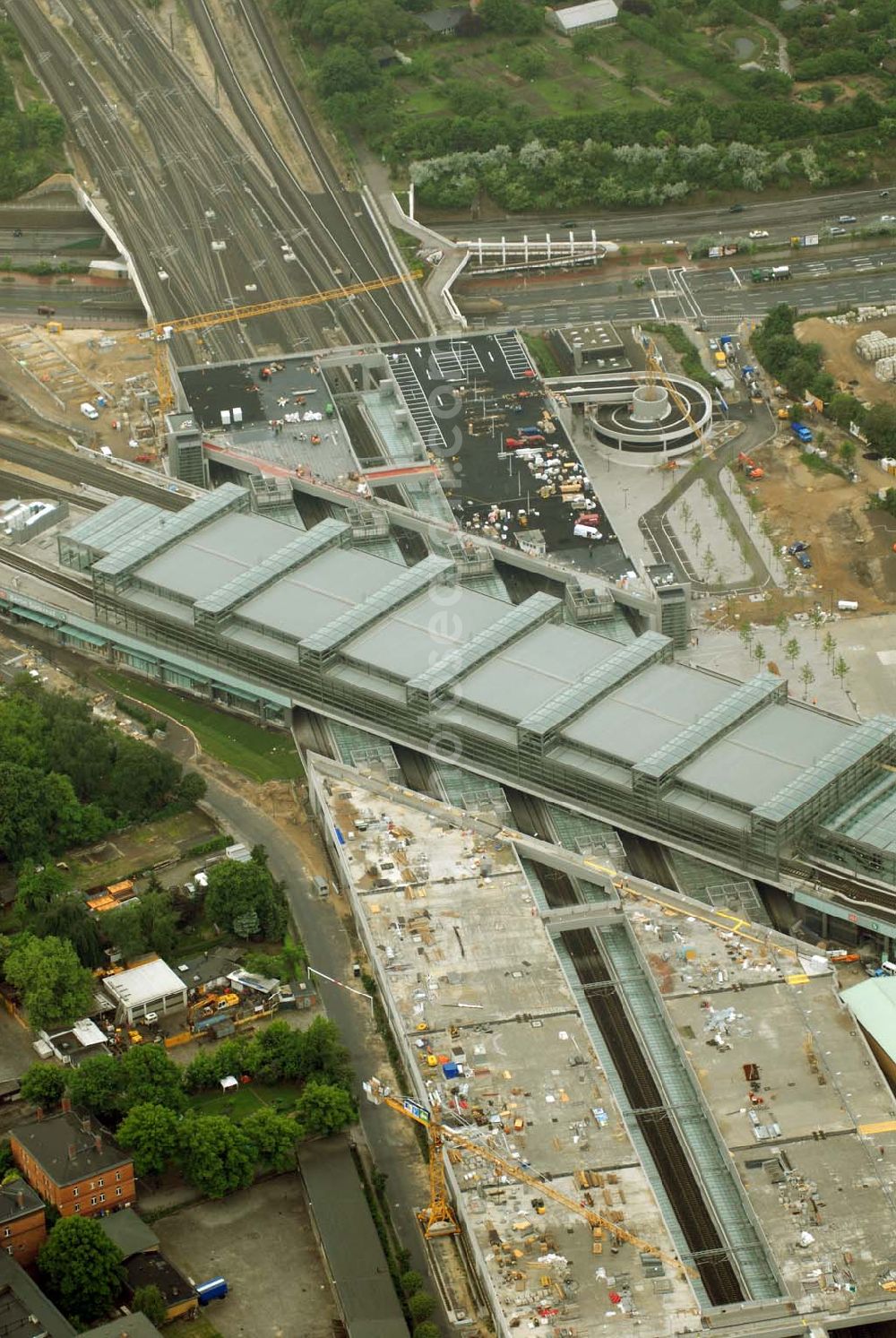 Aerial image Berlin-Tempelhof - Blick auf den neuen Bahnhof Berliner Südkreuz / Bahnhof Papestrasse vor der Einweihung und vollständigen Inbetriebnahme