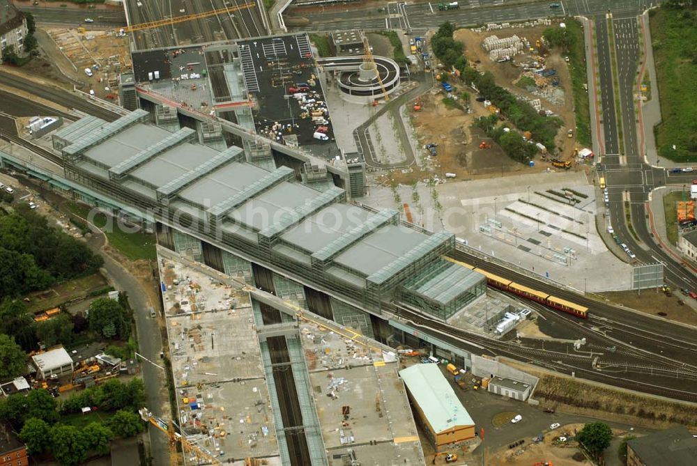 Aerial photograph Berlin-Tempelhof - Blick auf den neuen Bahnhof Berliner Südkreuz / Bahnhof Papestrasse vor der Einweihung und vollständigen Inbetriebnahme