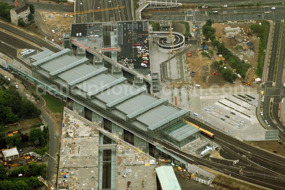 Berlin-Tempelhof from above - Blick auf den neuen Bahnhof Berliner Südkreuz / Bahnhof Papestrasse vor der Einweihung und vollständigen Inbetriebnahme