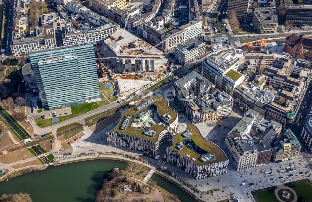 Düsseldorf from the bird's eye view: Construction of retail and office property Koe-Bogen in Dusseldorf in North Rhine-Westphalia