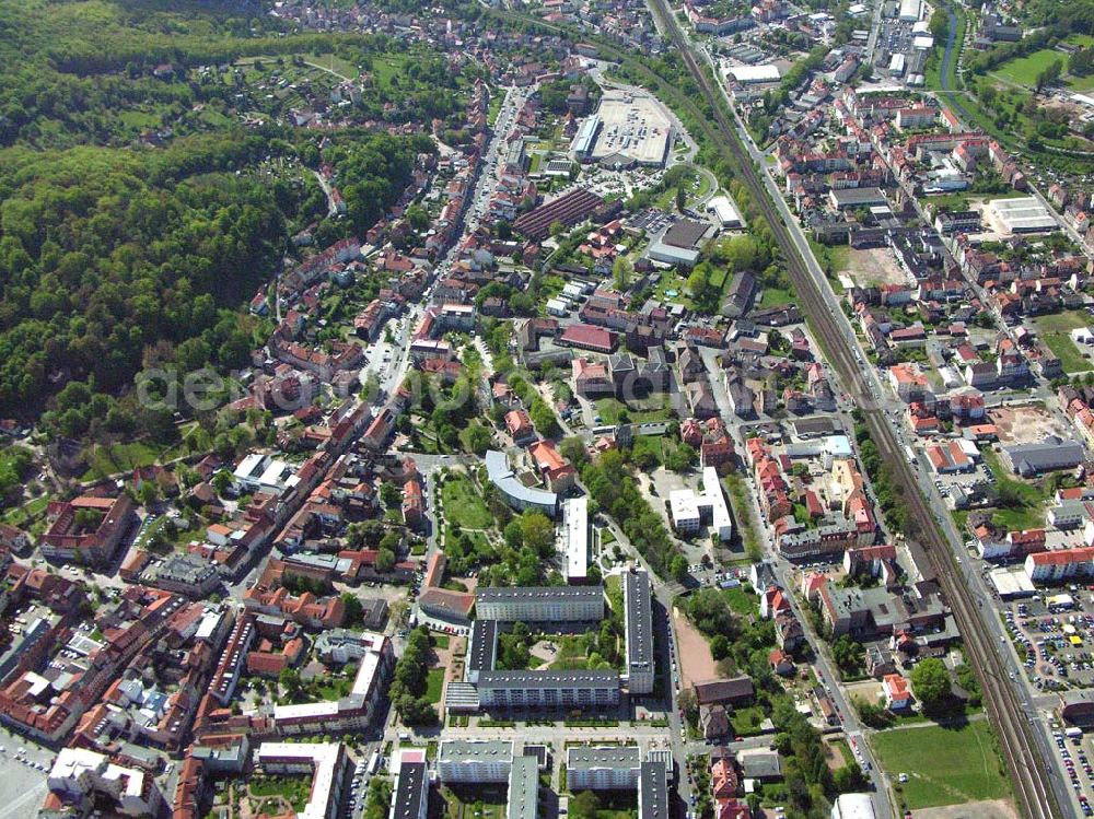 Eisenach from the bird's eye view: Eisenach hat eine Stadtfläche von 103,85 qkm (mit den Ortsteilen Stedtfeld, Neuenhof-Hörschel, Wartha-Göringen, Stregda, Madelungen, Neukirchen, Berteroda, Hötzelsroda und Stockhausen) und wird von ca. 44.150 Menschen bewohnt.