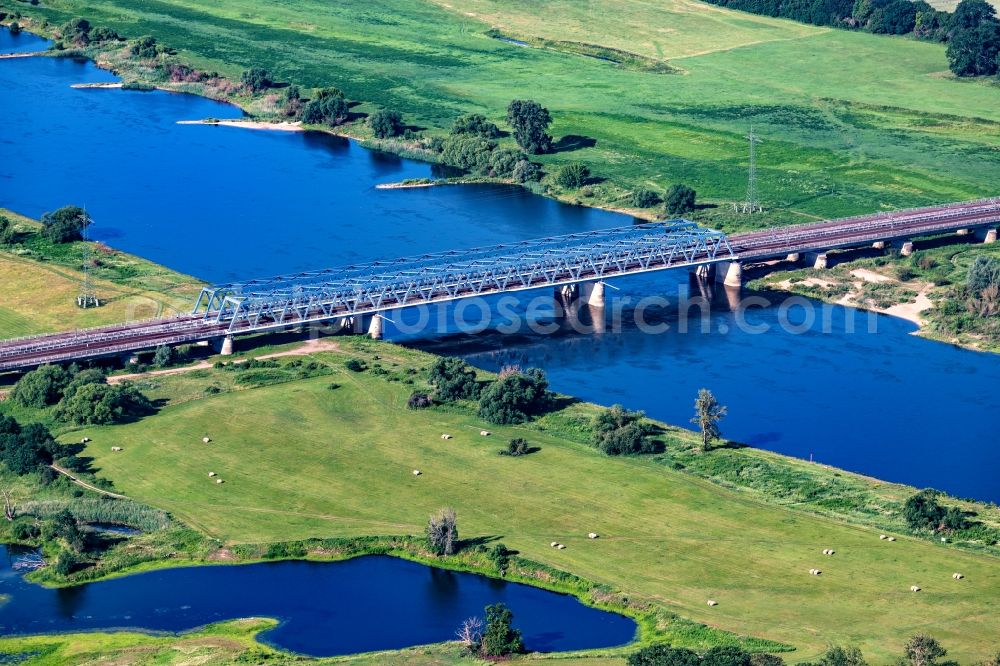 Hämerten from the bird's eye view: Railway bridge structure for routing the railway tracks to cross the Elbe in Haemerten in the state Saxony-Anhalt, Germany