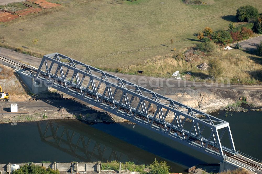 Aerial photograph Genthin - Blick auf die Eisenbahnbrücke Genthin-Jerichow B15. Die Brücke wurde im Jahr 2009 fertiggestellt und auch noch freigegeben, sie überführt den Elbe-Havel-Kanal bei km 364,021. Ein Projekt des WSV: Wasserstraßen-Neubauamt Magdeburg, 39106 Magdeburg, Tel. +49(0)391 535-0, email: wna-magdeburg@wsv.bund.de