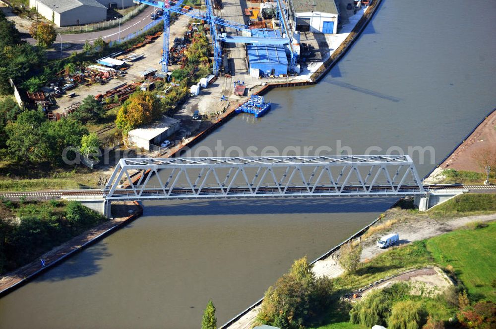 Genthin from the bird's eye view: Blick auf die Eisenbahnbrücke Genthin-Jerichow B15 über den Elbe-Havel-Kanal in Sachsen-Anhalt. Ein Projekt des WSV, Wasser- und Schifffahrtsverwaltung des Bundes. Railway bridge over the Elbe-Havel-Canal in Saxony-Anhalt.