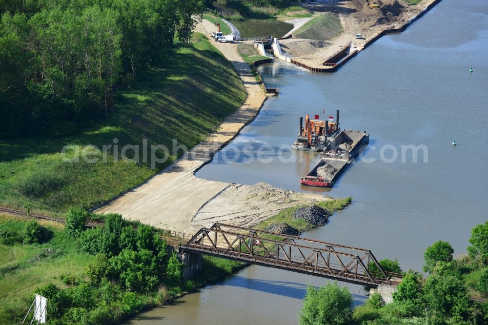 Aerial image Elbe-Parey - Guesen Railway Bridge and headwater weir Zerben at the Elbe-Havel-Canel in the state Saxony-Anhalt