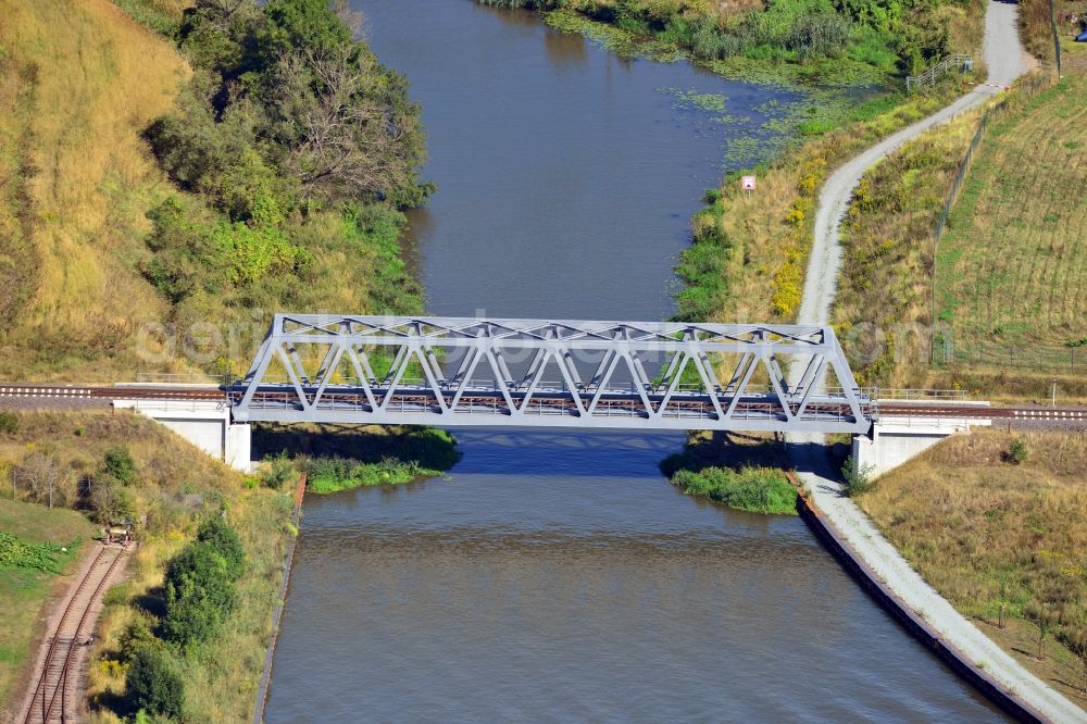 Genthin from the bird's eye view: Railway bidge over the Old Rossdorf Canel in the state Saxony-Anhalt