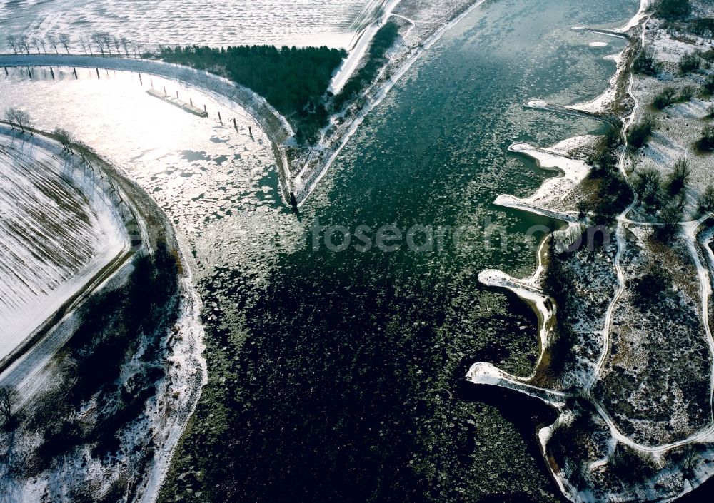 Aerial photograph Nünchritz - View of ice structures of the Elbe near Nuenchritz in the state Saxony