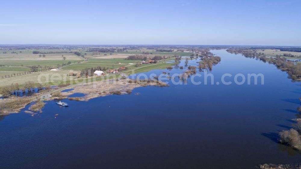 Bleckede from the bird's eye view: River Elbe near Bleckede in Lower Saxony with the ferry on the opposite side of the river