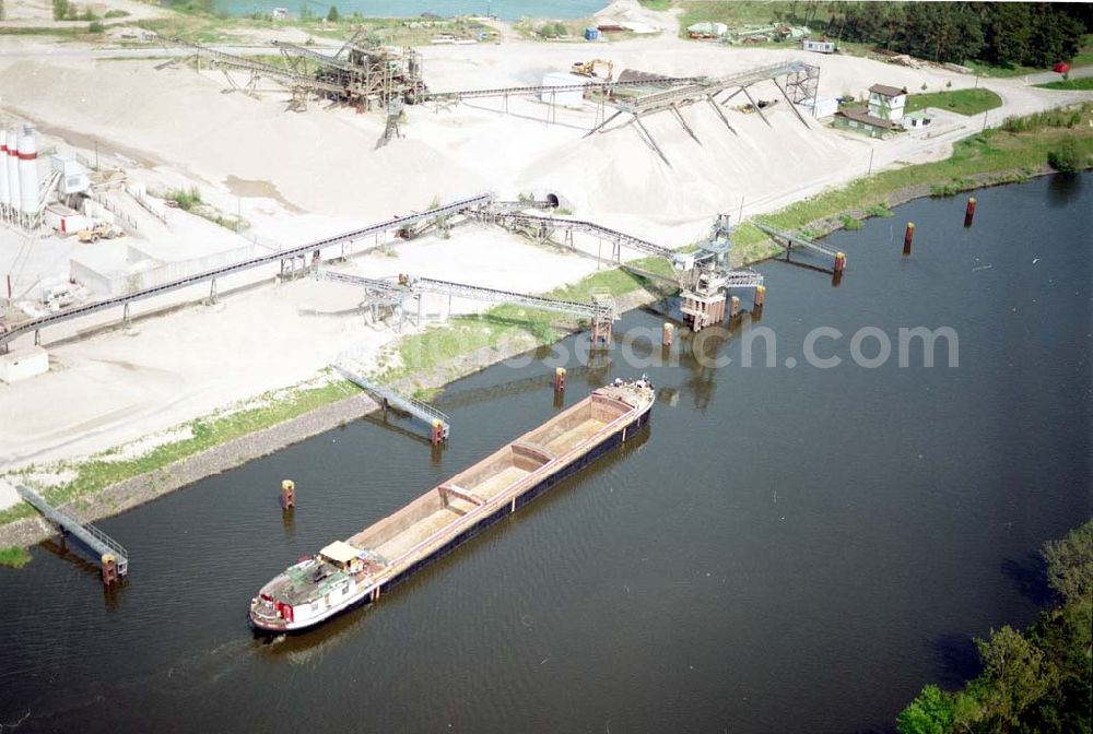 Niegripp from above - Elbe-Havel-Kanal bei Niegripp.