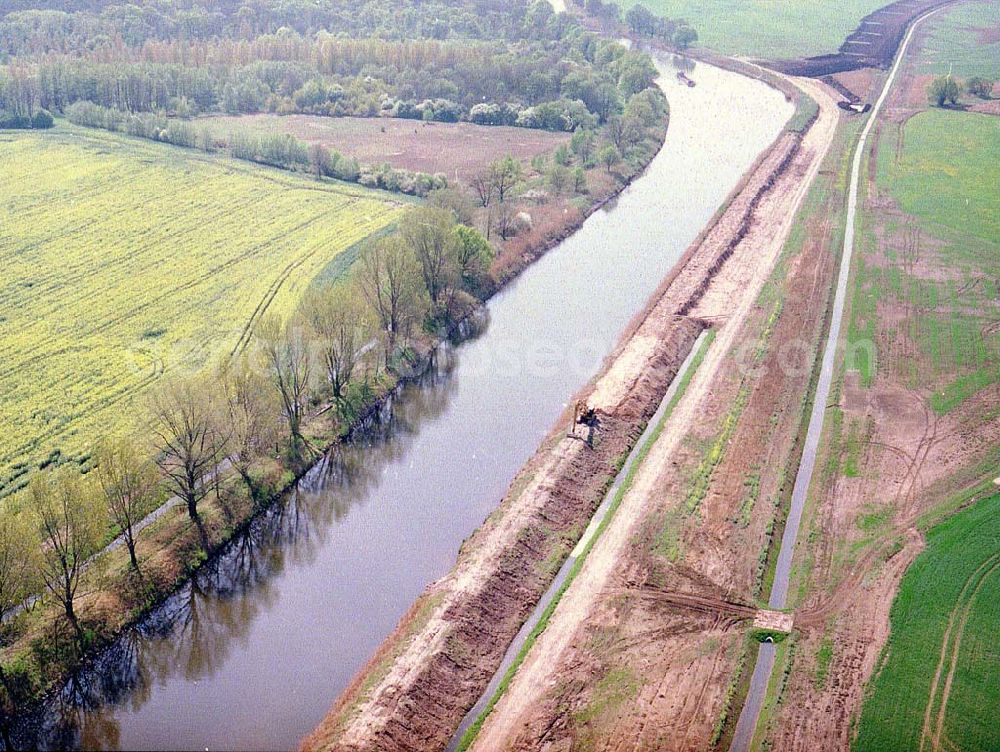 Parchau from above - Elbe - Havel - Kanal bei Parchau.