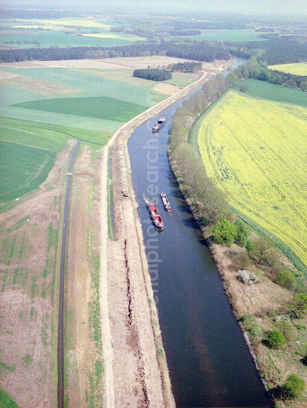 Parchau from the bird's eye view: Elbe - Havel - Kanal bei Parchau.