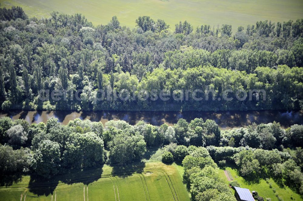 Zerben from the bird's eye view: Blick über den Elbe-Havel-Kanal von Nord nach Süd. Flussverlauf von Elbe-Parey über Zerben bis Ihleburg. View over the Elbe-Havel-Canal from north to south.