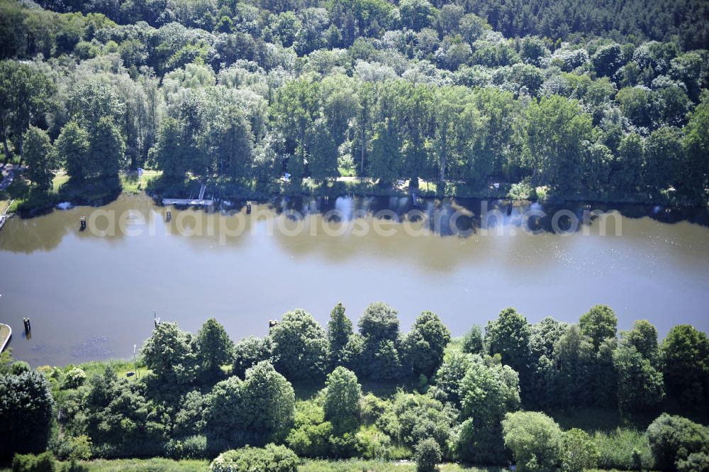 Zerben from above - Blick über den Elbe-Havel-Kanal von Nord nach Süd. Flussverlauf von Elbe-Parey über Zerben bis Ihleburg. View over the Elbe-Havel-Canal from north to south.