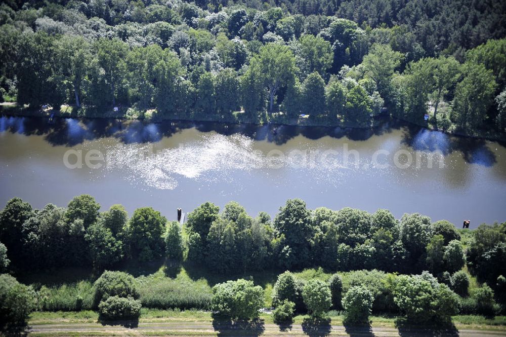 Zerben from the bird's eye view: Blick über den Elbe-Havel-Kanal von Nord nach Süd. Flussverlauf von Elbe-Parey über Zerben bis Ihleburg. View over the Elbe-Havel-Canal from north to south.