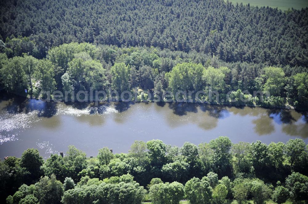 Aerial image Zerben - Blick über den Elbe-Havel-Kanal von Nord nach Süd. Flussverlauf von Elbe-Parey über Zerben bis Ihleburg. View over the Elbe-Havel-Canal from north to south.