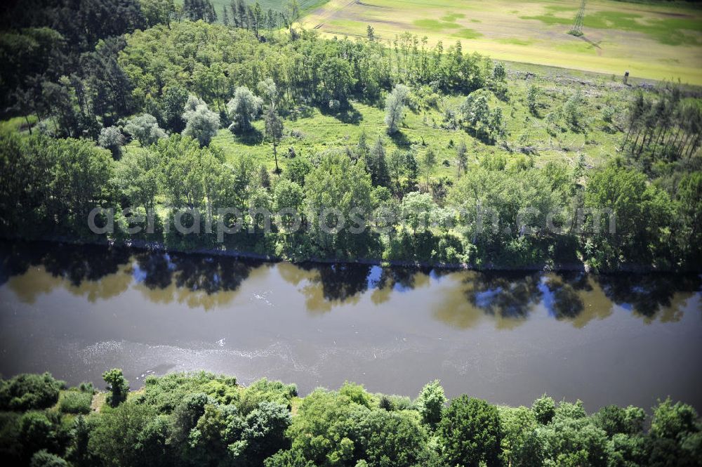 Zerben from above - Blick über den Elbe-Havel-Kanal von Nord nach Süd. Flussverlauf von Elbe-Parey über Zerben bis Ihleburg. View over the Elbe-Havel-Canal from north to south.