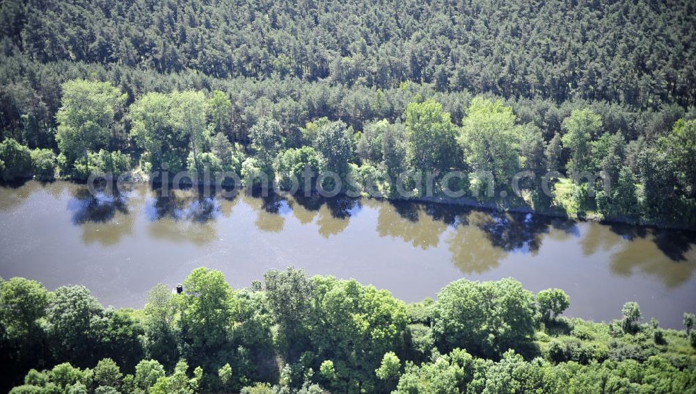 Aerial image Zerben - Blick über den Elbe-Havel-Kanal von Nord nach Süd. Flussverlauf von Elbe-Parey über Zerben bis Ihleburg. View over the Elbe-Havel-Canal from north to south.