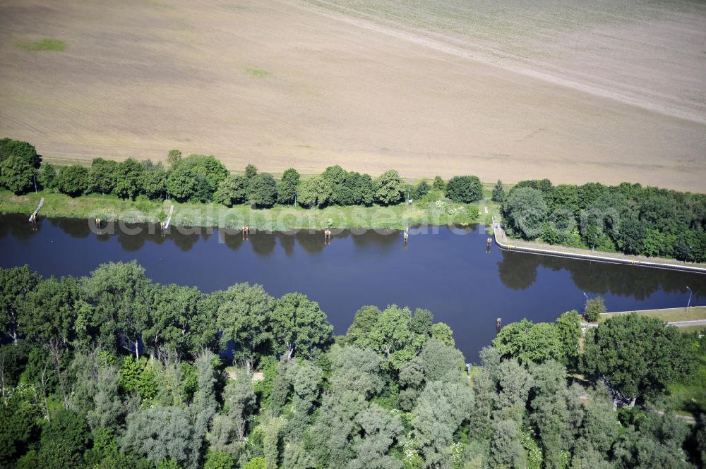 Zerben from above - Blick über den Elbe-Havel-Kanal von Süd nach Nord. Flussverlauf von Ihleburg über Zerben bis Elbe-Parey. View over the Elbe-Havel-Canal from south to north.