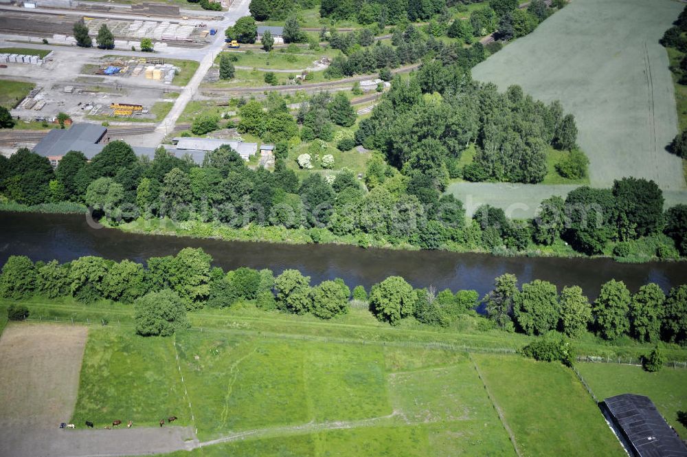 Zerben from above - Blick über den Elbe-Havel-Kanal von Süd nach Nord. Flussverlauf von Ihleburg über Zerben bis Elbe-Parey. View over the Elbe-Havel-Canal from south to north.