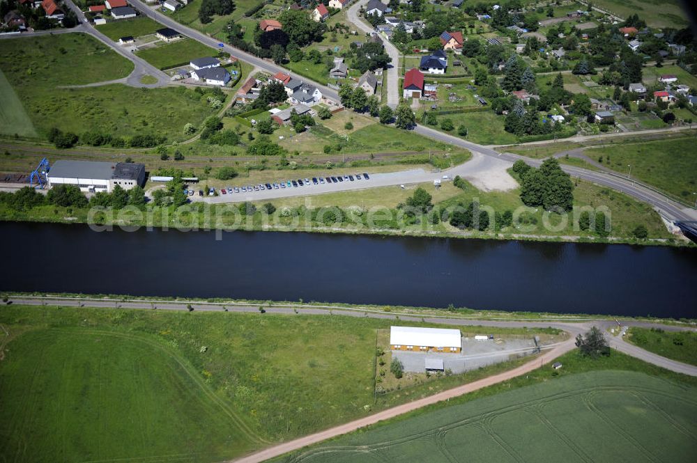 Zerben from above - Blick über den Elbe-Havel-Kanal von Süd nach Nord. Flussverlauf von Ihleburg über Zerben bis Elbe-Parey. View over the Elbe-Havel-Canal from south to north.