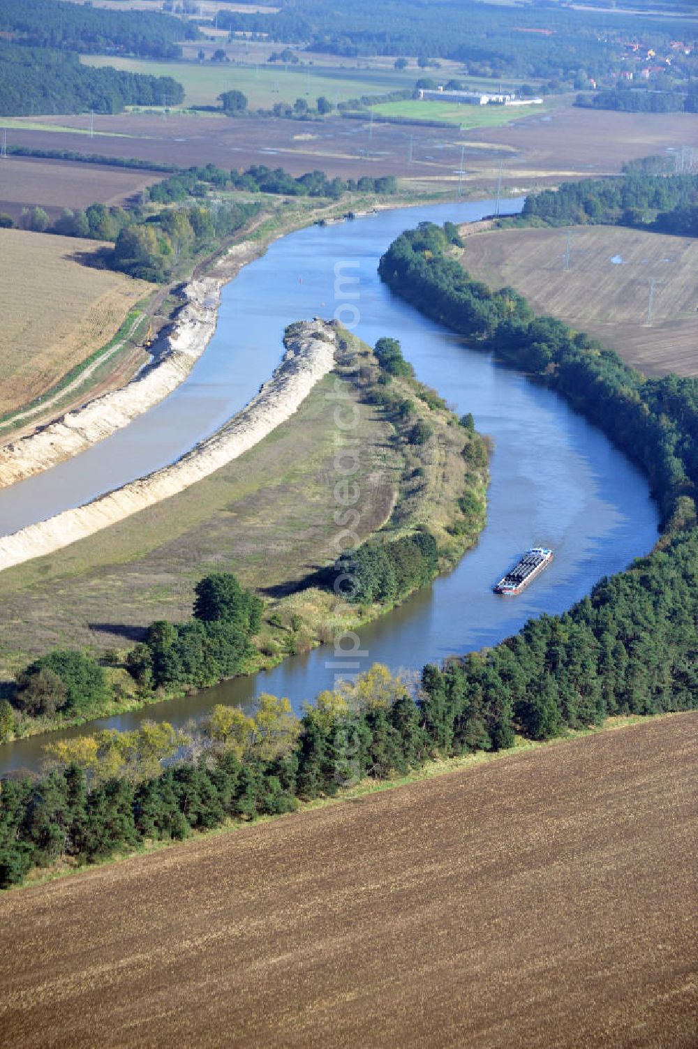 Genthin from the bird's eye view: Streckenausbau Elbe-Havel-Kanal zwischen Genthin und Seedorf in Sachsen-Anhalt. Ein Projekt des WSV, Wasser- und Schifffahrtsverwaltung des Bundes. Extension of the waterway line Elbe-Havel-Canal among Genthin and Seedorf, Saxony-Anhalt.