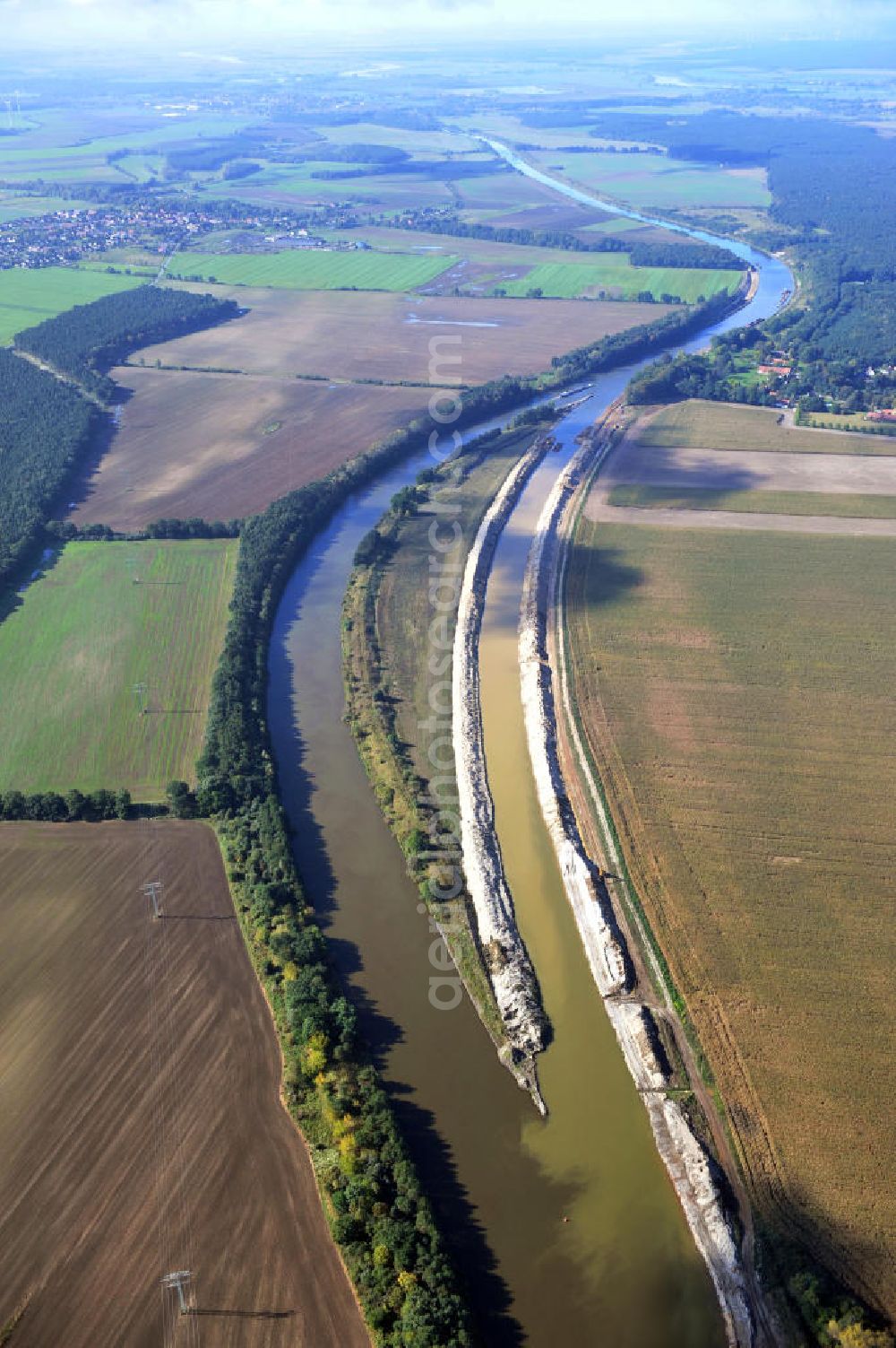 Genthin from the bird's eye view: Streckenausbau Elbe-Havel-Kanal zwischen Genthin und Seedorf in Sachsen-Anhalt. Ein Projekt des WSV, Wasser- und Schifffahrtsverwaltung des Bundes. Extension of the waterway line Elbe-Havel-Canal among Genthin and Seedorf, Saxony-Anhalt.