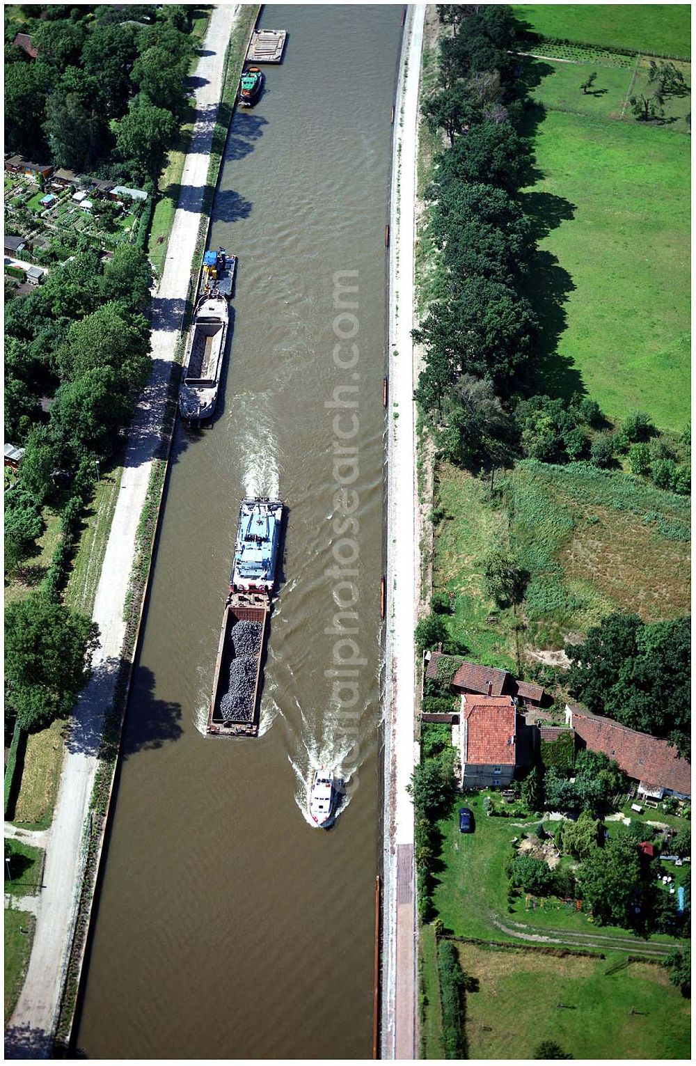 Burg from above - 30.07.2004 Blick auf den Elbe-Havel Kanal bei Burg