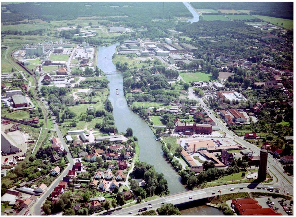 Genthin from the bird's eye view: 30.07.2004, Blick auf den Elbe-Havelkanal in Genthin