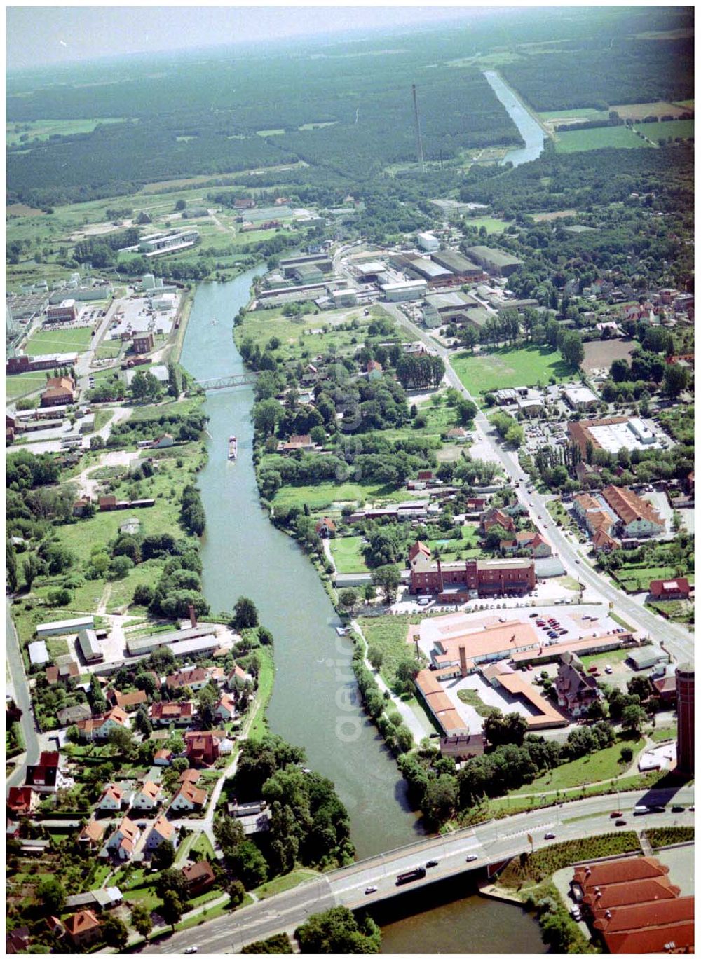 Aerial image Genthin - 30.07.2004, Blick auf den Elbe - Havel Kanal in Genthin