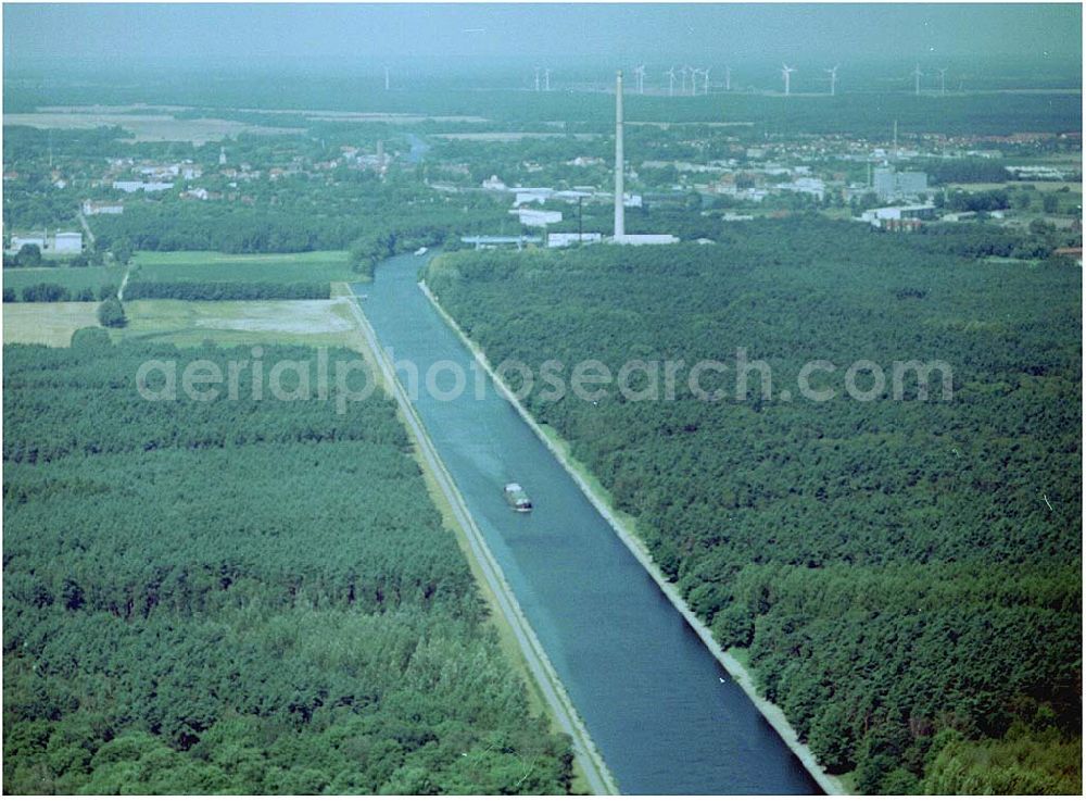 Genthin from the bird's eye view: 30.07.2004, Blick auf den Elbe - Havel Kanal in Genthin