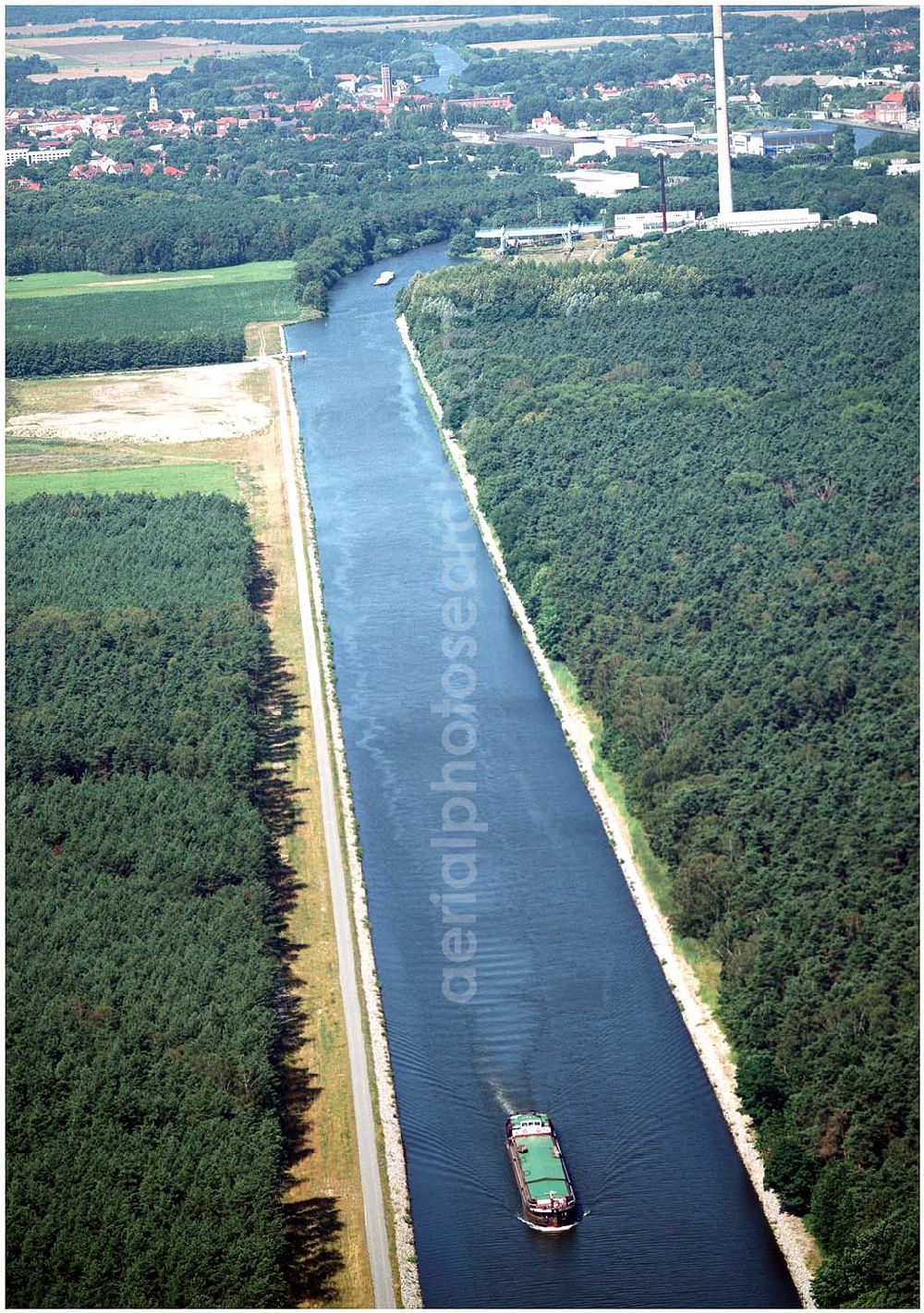 Aerial image Genthin - 30.07.2004, Blick auf den Elbe - Havel Kanal in Genthin