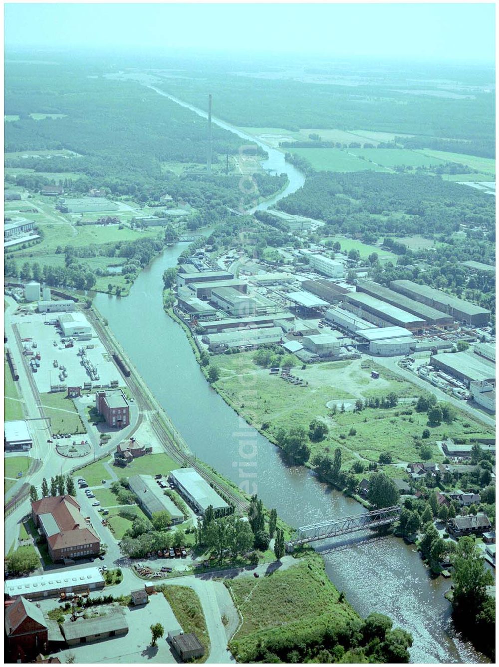 Genthin from above - 30.07.2004, Blick auf den Elbe - Havel Kanal in Genthin