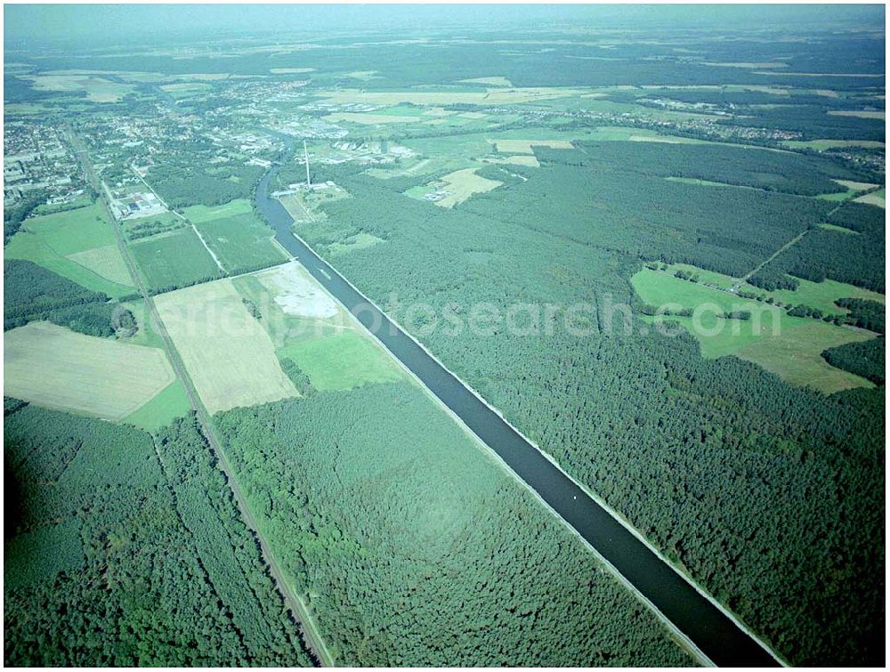 Genthin from the bird's eye view: 30.7.2004, Elbe - Havelkanal östlich von Genthin