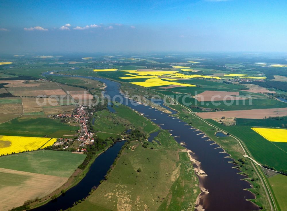 Aerial image Burg (bei Magdeburg) - River Elbe and Herrenseegraben creek in Burg in the state of Saxony-Anhalt. On the right Elbe riverbank, several small hamlets and villages, fields and creeks are located. The landscape is characterised by the river Elbe and the Elbe-Havel-Canal